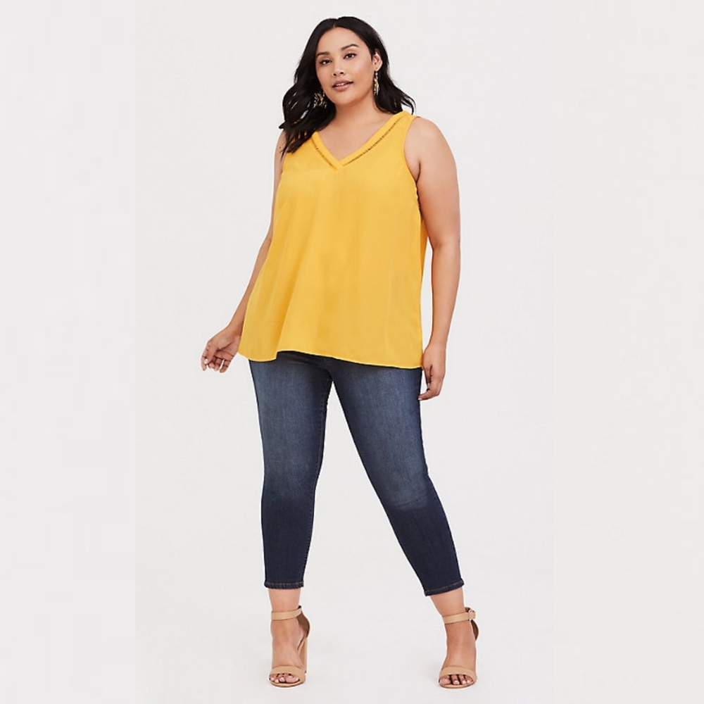 🎉 SALE 🎉HP🎉 Torrid Golden Yellow Eyelet Georgette Tank - Picture 7 of 10